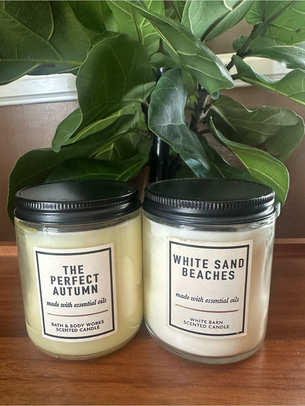 2 BATH & BODY WORKS WHITE BARN SCENTED 1-WICK 7 OZ